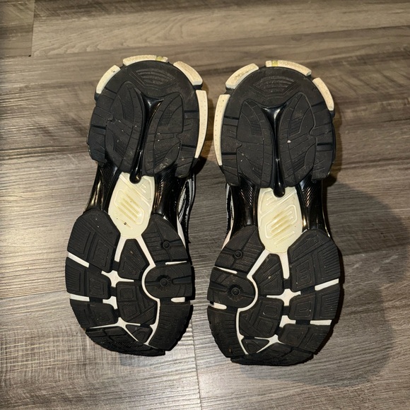 Balenciaga Runner - Picture 3 of 12